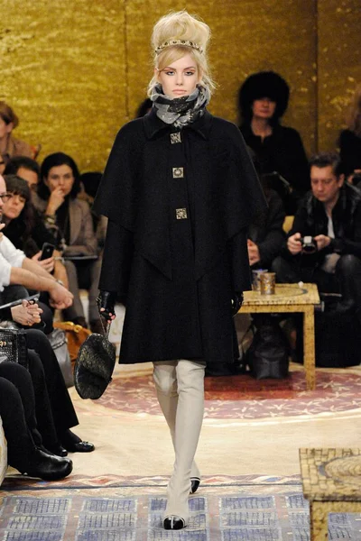 Look 3